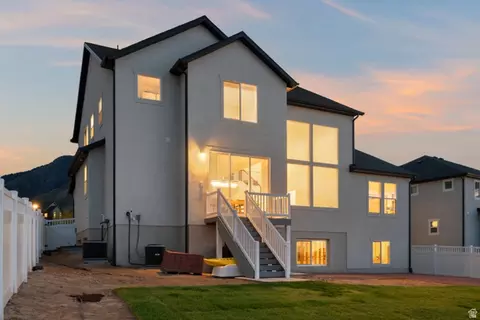 Exterior - 36 W Limber Pine Dr, Mapleton, UT 84664 photo 8 of 12