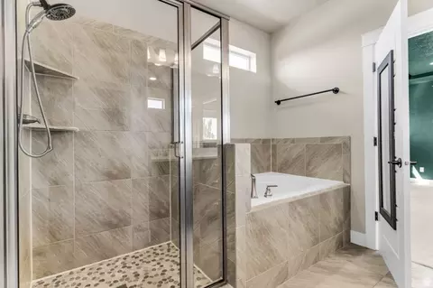 Bath - 2063 E 1200 N, Layton, UT 84040 photo 2 of 5