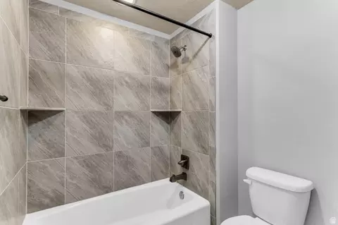 Bath - 2063 E 1200 N, Layton, UT 84040 photo 4 of 5