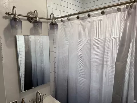 Bath - 3572 S Madison Ave E, Ogden, UT 84403 photo 1 of 1