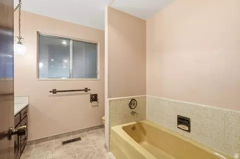 Bath - 485 Parkview Cir, Smithfield, UT 84335 photo 2 of 4