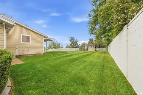 Exterior - 485 Parkview Cir, Smithfield, UT 84335 photo 4 of 13