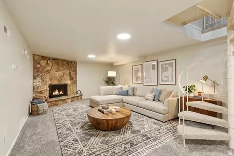 Living - 485 Parkview Cir, Smithfield, UT 84335 photo 3 of 5