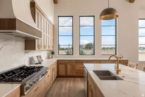 Kitchen - 1341 Willow Lakes Dr #56, Logan, UT 84321 photo 9 of 11