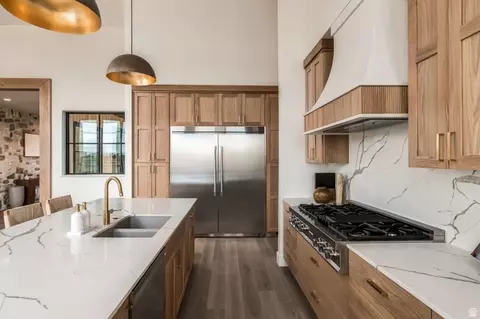 Kitchen - 1341 Willow Lakes Dr #56, Logan, UT 84321 photo 8 of 11