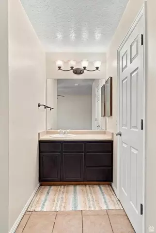 Bath - 1886 S Dahl Ln, Syracuse, UT 84075 photo 3 of 4