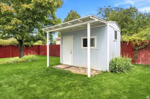 Exterior - 1886 S Dahl Ln, Syracuse, UT 84075 photo 8 of 8
