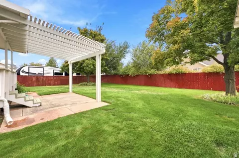 Exterior - 1886 S Dahl Ln, Syracuse, UT 84075 photo 6 of 8