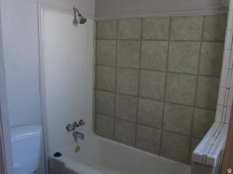 Bath - 609 E 100 N, Spanish Fork, UT 84660 photo 2 of 3