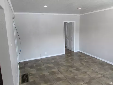 Living - 609 E 100 N, Spanish Fork, UT 84660 photo 1 of 2