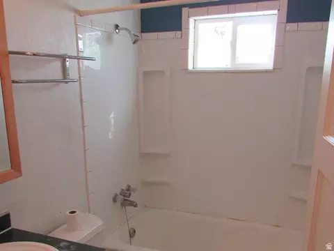 Bath - 609 E 100 N, Spanish Fork, UT 84660 photo 1 of 3