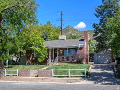 2209 S Broadmoor St, Salt Lake City, UT 84109