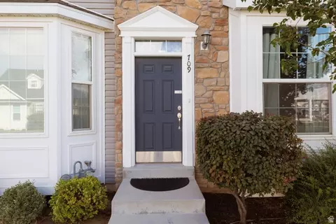 Entry Way - 709 N 220 E, Salem, UT 84653 photo 1 of 2