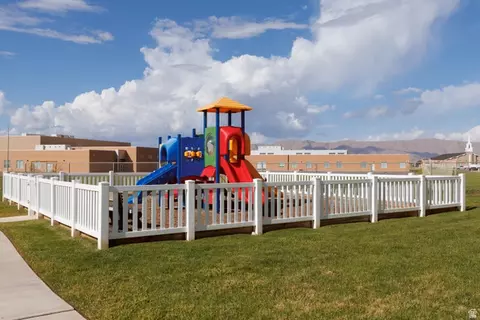 Exterior - 709 N 220 E, Salem, UT 84653 photo 6 of 6