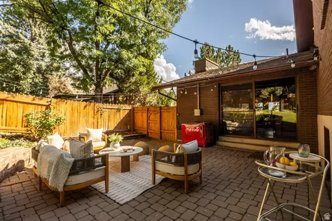 Exterior - 1041 E Lamplighter Dr, Logan, UT 84321 photo 4 of 9