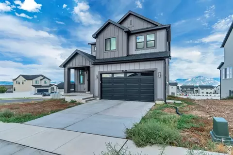 6637 S Skyloop Dr, West Jordan, UT 84081