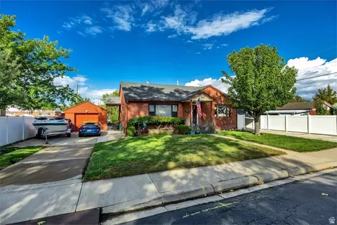 Exterior - 1360 S 100 E, Bountiful, UT 84010 photo 6 of 7