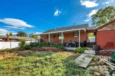 Exterior - 1360 S 100 E, Bountiful, UT 84010 photo 4 of 7