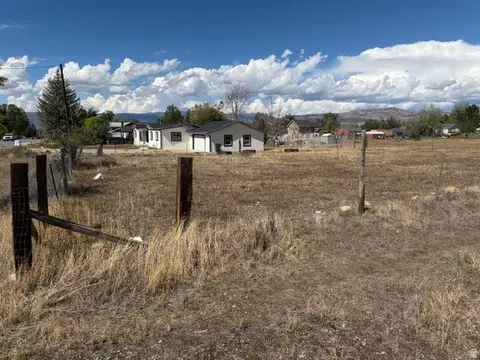 200 N 300 E, Mount Pleasant, UT 84647 photo 2