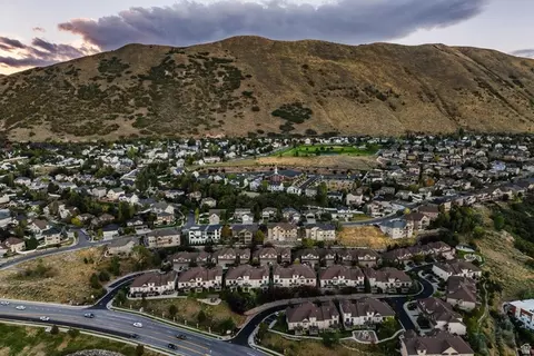 View/Area - 318 E Nechatel Dr, Draper, UT 84020 photo 5 of 9