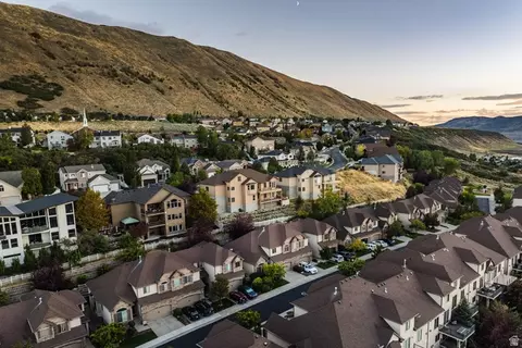 View/Area - 318 E Nechatel Dr, Draper, UT 84020 photo 1 of 9