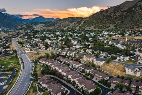 View/Area - 318 E Nechatel Dr, Draper, UT 84020 photo 6 of 9