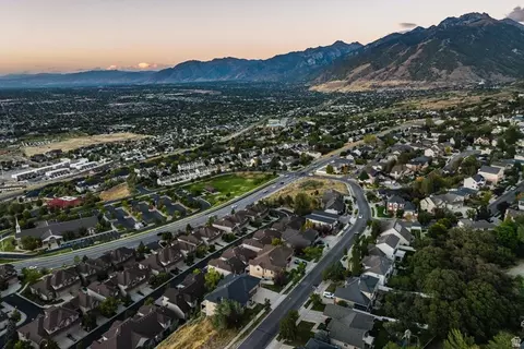 View/Area - 318 E Nechatel Dr, Draper, UT 84020 photo 8 of 9
