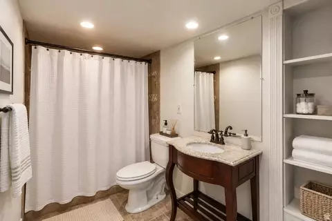 Bath - 318 E Nechatel Dr, Draper, UT 84020 photo 5 of 5