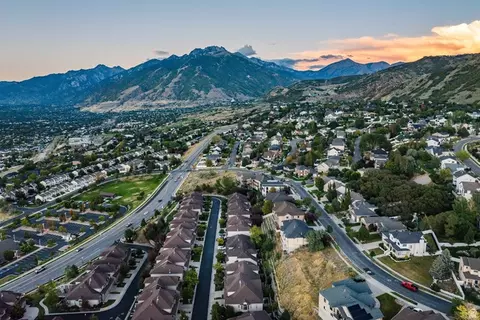 View/Area - 318 E Nechatel Dr, Draper, UT 84020 photo 7 of 9