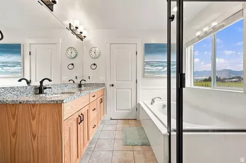 Bath - 1566 Silver Canoe Loop, Logan, UT 84321 photo 2 of 5