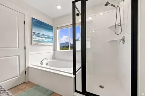 Bath - 1566 Silver Canoe Loop, Logan, UT 84321 photo 3 of 5