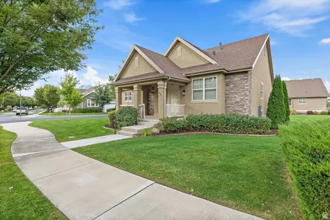 Exterior - 664 S Silver Leaf Dr, Mapleton, UT 84664 photo 2 of 9