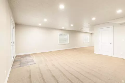 Living - 664 S Silver Leaf Dr, Mapleton, UT 84664 photo 5 of 6