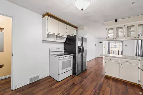 Kitchen - 981 W 900 N, Provo, UT 84604 photo 2 of 3