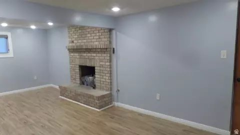 Living - 4932 S Pinehill Dr, Murray, UT 84107 photo 3 of 5