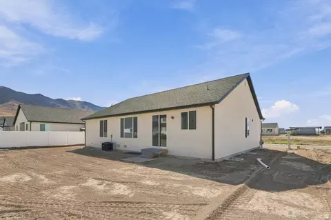 Exterior - 2365 E Morning Glory Way, Eagle Mountain, UT 84005 photo 2 of 3