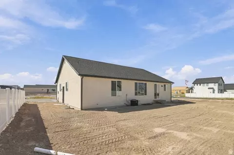 Exterior - 2365 E Morning Glory Way, Eagle Mountain, UT 84005 photo 3 of 3