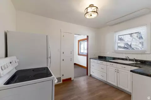 Kitchen - 2979 Jackson Ave, Ogden, UT 84403 photo 2 of 2