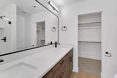 Bath - 853 E Maplehurst Dr S #118, Murray, UT 84107 photo 1 of 2
