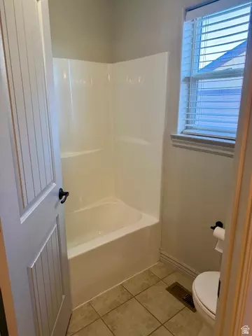 Bath - 147 E 500 N, Roosevelt, UT 84066 photo 2 of 2