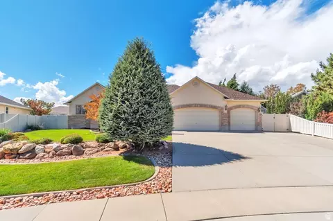 9044 S Pine Laurel Ln W, West Jordan, UT 84081