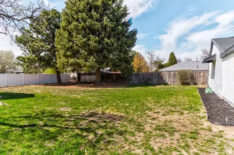 Exterior - 8560 S 700 E, Sandy, UT 84070 photo 4 of 7