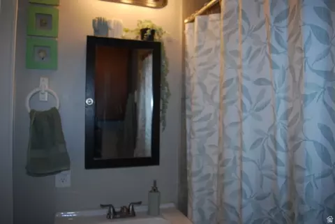 Bath - 116 N 3rd St N, Tooele, UT 84074 photo 2 of 3