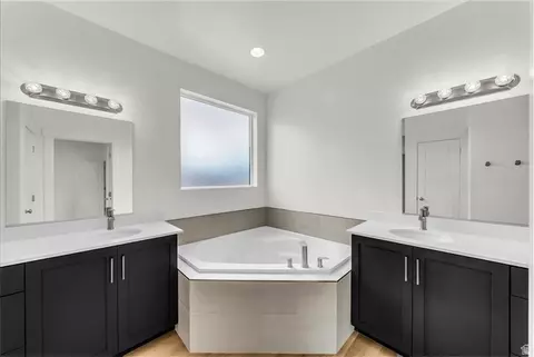 Bath - 3525 E Red Pine Way, Saint George, UT 84790 photo 4 of 5