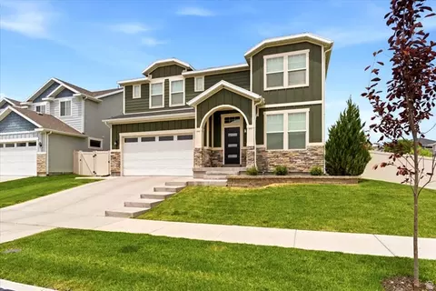Exterior - 193 E Water Ln, Vineyard, UT 84059 photo 2 of 5