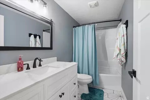 Bath - 193 E Water Ln, Vineyard, UT 84059 photo 5 of 6