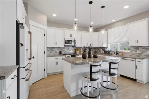 Kitchen - 193 E Water Ln, Vineyard, UT 84059 photo 2 of 3