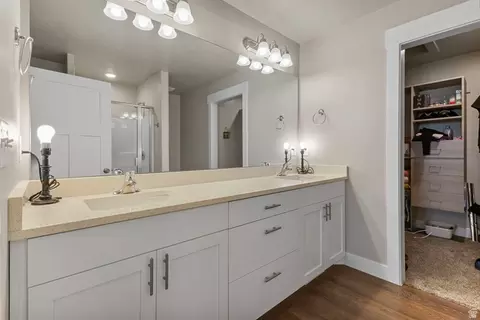 Bath - 1682 E Stone Creek Way, Eagle Mountain, UT 84005 photo 2 of 4