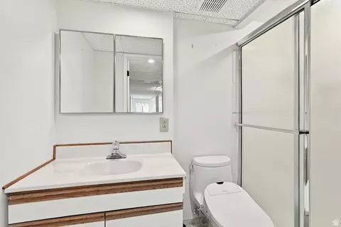 Bath - 246 W 925 N, Bountiful, UT 84010 photo 3 of 3