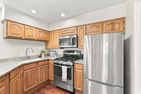 Kitchen - 246 W 925 N, Bountiful, UT 84010 photo 3 of 3